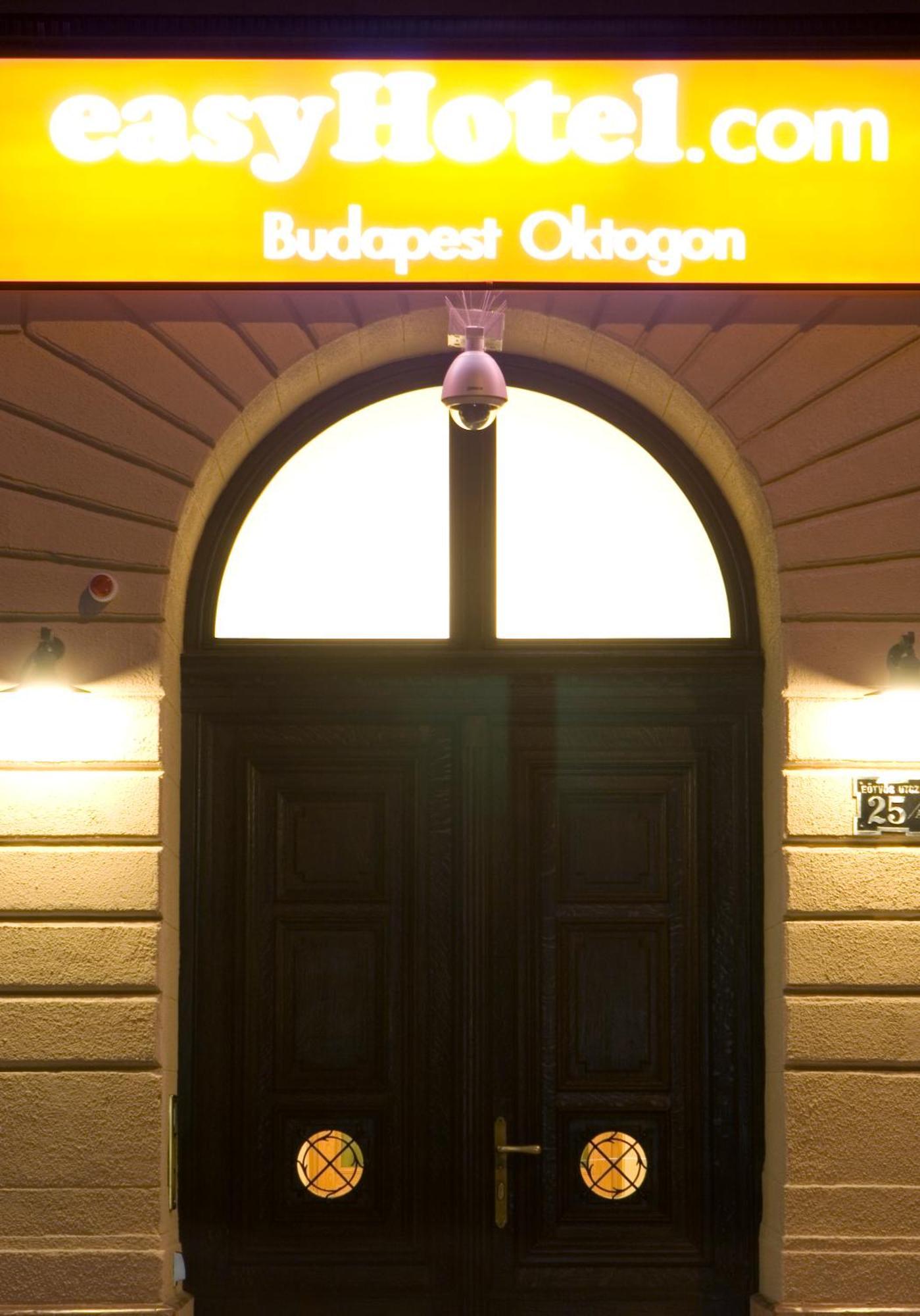 Easyhotel Budapest Oktogon Экстерьер фото